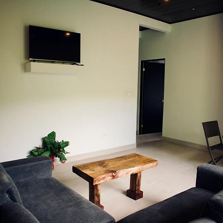 Jungle Home With King Beds -5 Minutes From The Beach Uvita Bagian luar foto