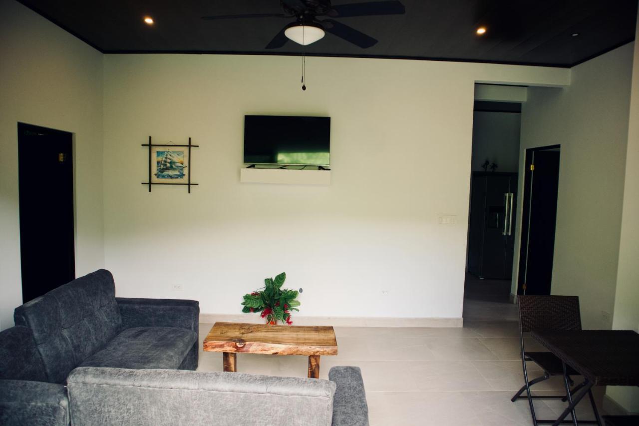 Jungle Home With King Beds -5 Minutes From The Beach Uvita Bagian luar foto